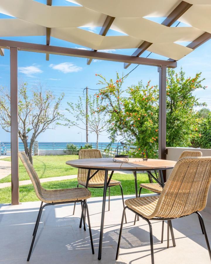 Azzurro Seafront Houses Nea Kallikrateia Eksteriør billede