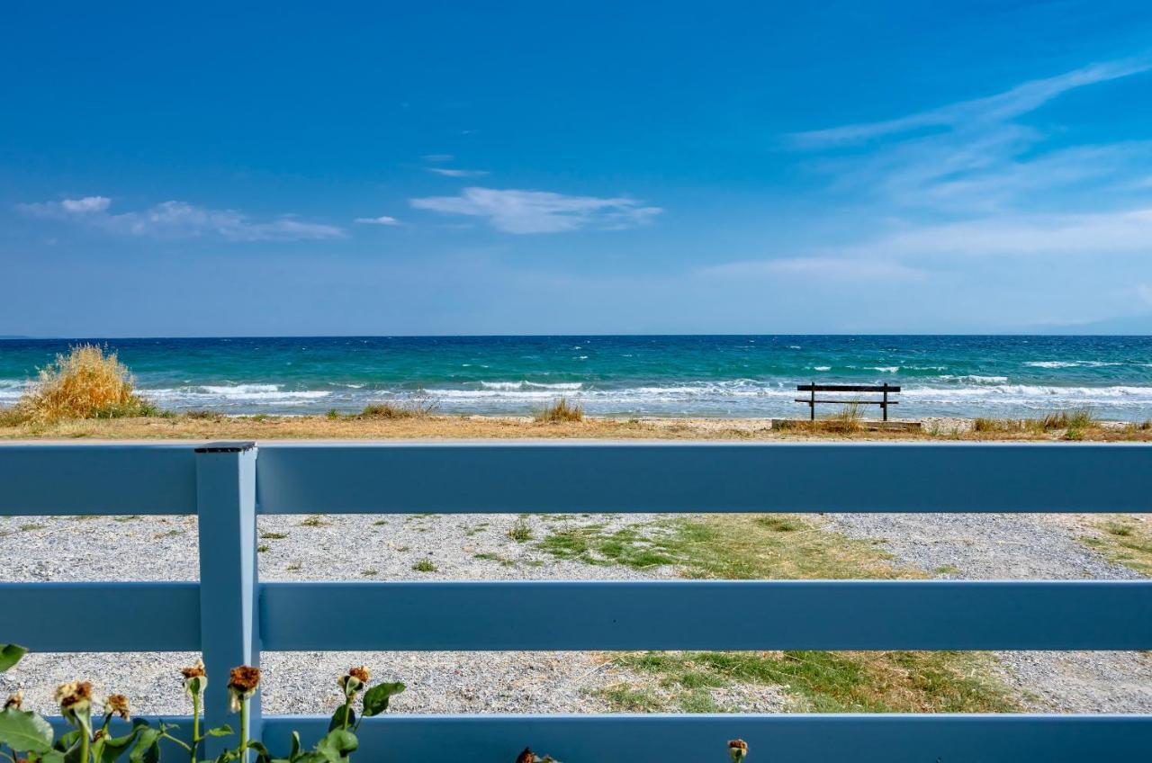 Azzurro Seafront Houses Nea Kallikrateia Eksteriør billede