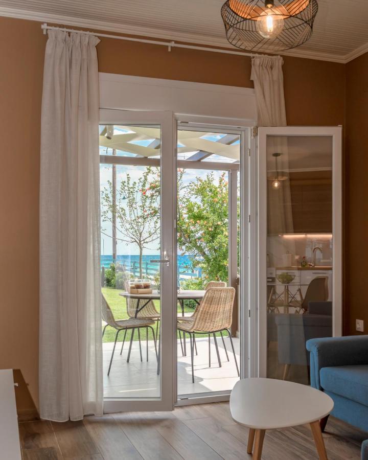 Azzurro Seafront Houses Nea Kallikrateia Eksteriør billede